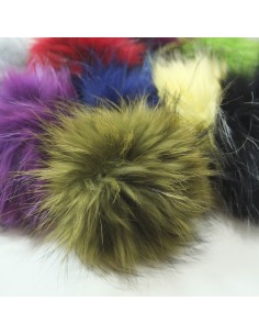 Pompon Raccoon mit Karabiner